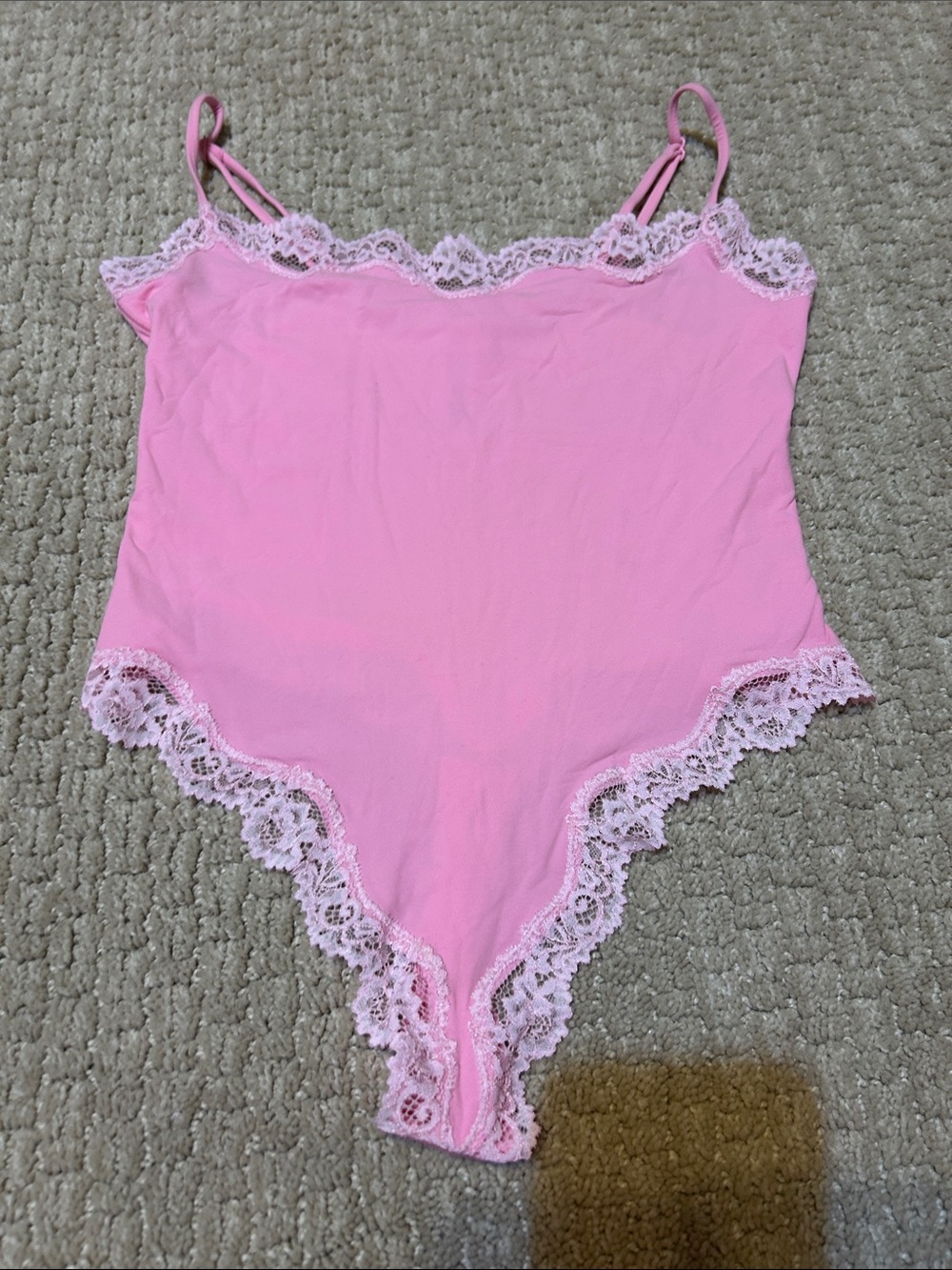 SKIMS pink lace bodysuit NWOT Med sold out rare